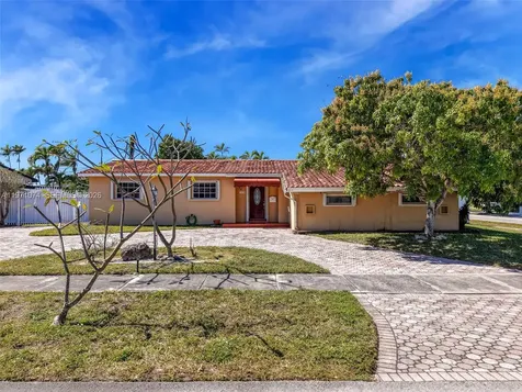 1630 SW 98th Court Miami FL 33165