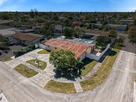 1630 SW 98th Court Miami FL 33165