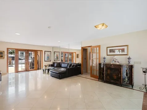 2930 NE 164th Street North Miami Beach FL 33160