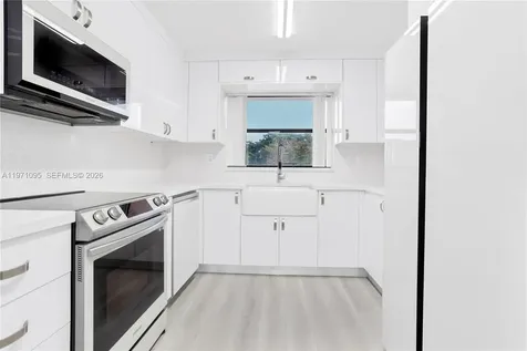 10207 Sunrise Lakes Boulevard Sunrise FL 33322
