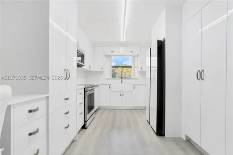 10207 Sunrise Lakes Boulevard Sunrise FL 33322