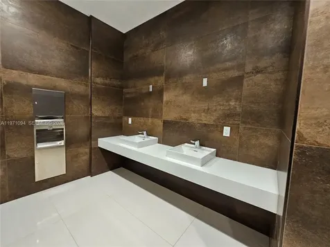 1006 E Hallandale Beach Boulevard Hallandale Beach FL 33009