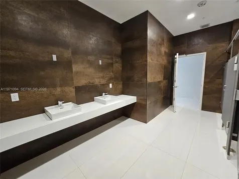 1006 E Hallandale Beach Boulevard Hallandale Beach FL 33009