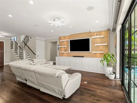 2512 SE 9th Street Pompano Beach FL 33062