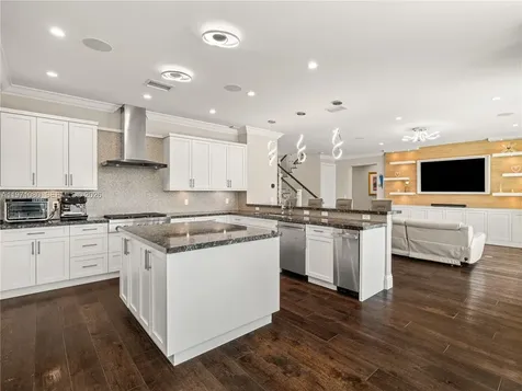 2512 SE 9th Street Pompano Beach FL 33062
