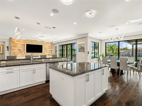 2512 SE 9th Street Pompano Beach FL 33062