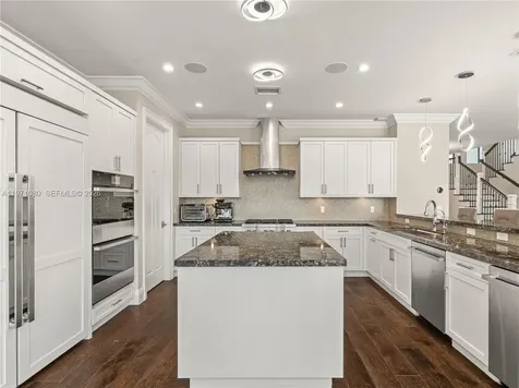 2512 SE 9th Street Pompano Beach FL 33062