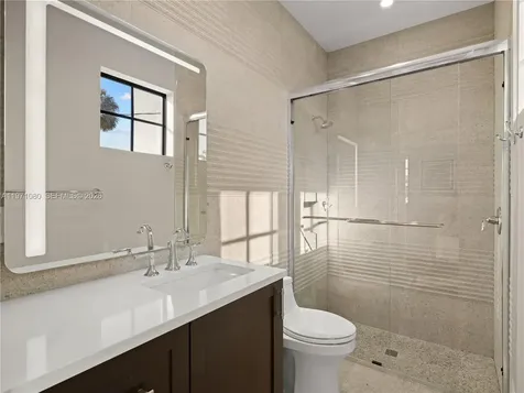 2512 SE 9th Street Pompano Beach FL 33062