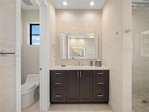 2512 SE 9th Street Pompano Beach FL 33062