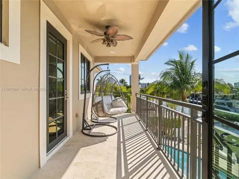 2512 SE 9th Street Pompano Beach FL 33062