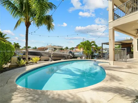 2512 SE 9th Street Pompano Beach FL 33062