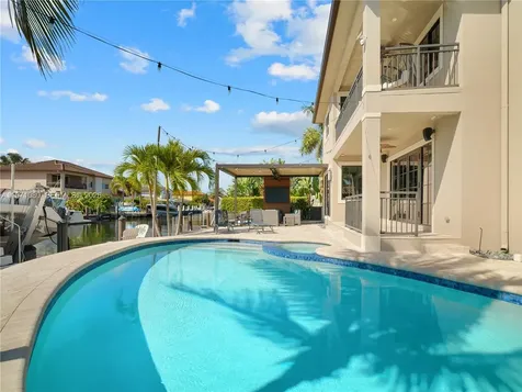 2512 SE 9th Street Pompano Beach FL 33062