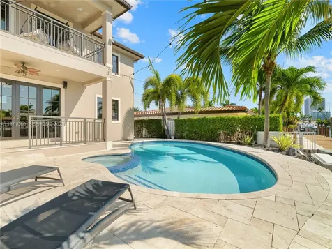 2512 SE 9th Street Pompano Beach FL 33062