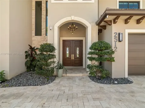 2512 SE 9th Street Pompano Beach FL 33062