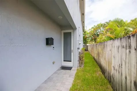 619 SW 17th Street Fort Lauderdale FL 33315