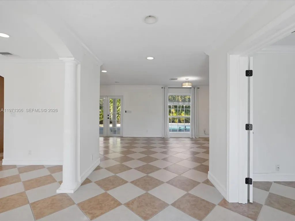 2833 NE 22nd Street Fort Lauderdale FL 33305