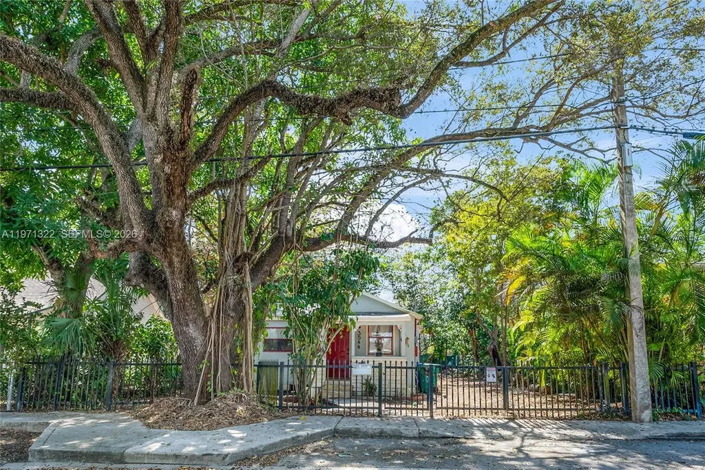 3544 William Avenue Miami FL 33133