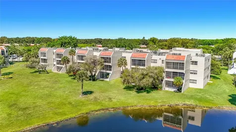 210 Lakeview Drive Weston FL 33326