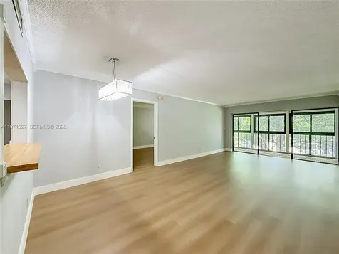 210 Lakeview Drive Weston FL 33326