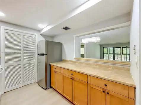 210 Lakeview Drive Weston FL 33326