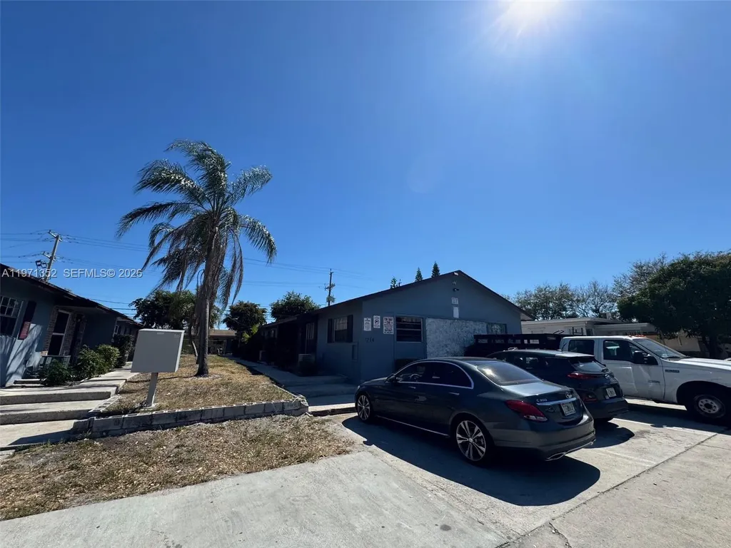 714 S F Street Lake Worth FL 33460