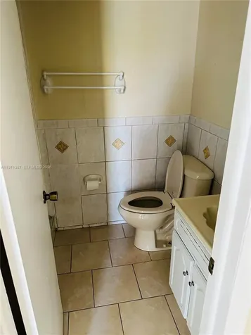 4705 NW 7th Street Miami FL 33126
