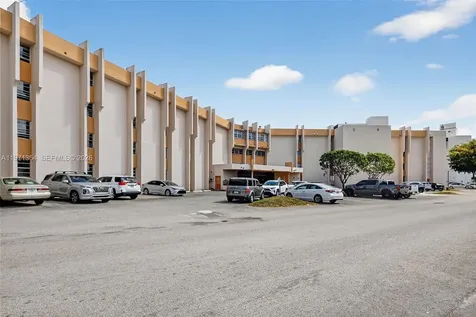 9678 Fontainebleau Boulevard Miami FL 33172