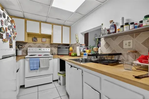 9678 Fontainebleau Boulevard Miami FL 33172