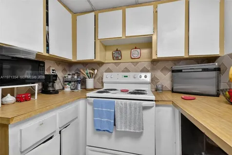 9678 Fontainebleau Boulevard Miami FL 33172