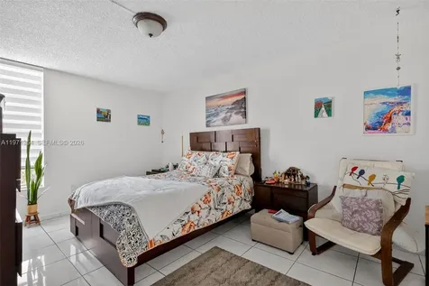 9678 Fontainebleau Boulevard Miami FL 33172