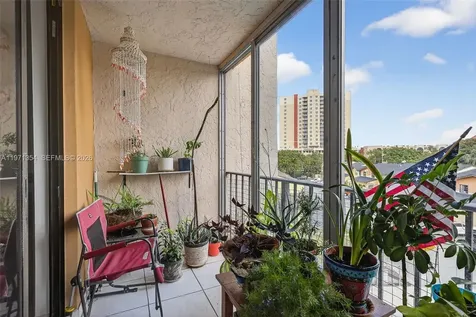 9678 Fontainebleau Boulevard Miami FL 33172