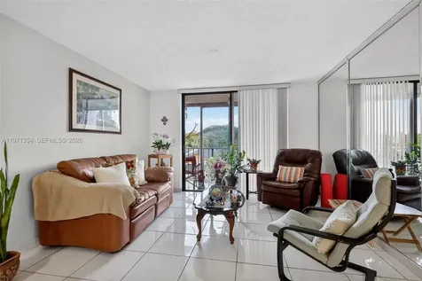 9678 Fontainebleau Boulevard Miami FL 33172