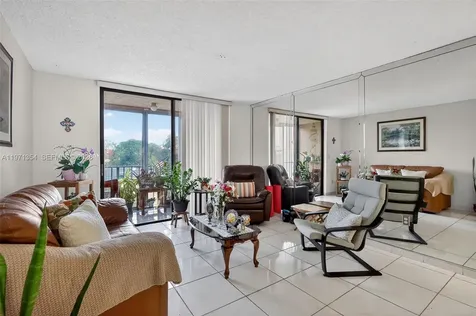 9678 Fontainebleau Boulevard Miami FL 33172