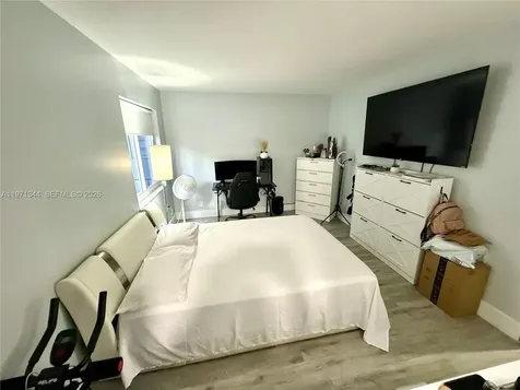 399 NW 72nd Avenue Miami FL 33126