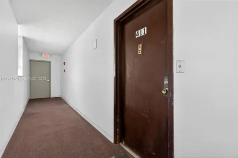 9678 Fontainebleau Boulevard Miami FL 33172