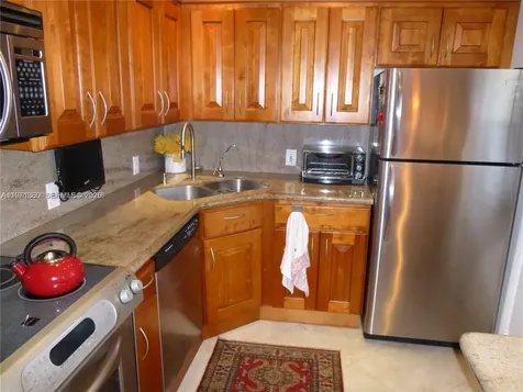 3101 N Country Club Drive Aventura FL 33180