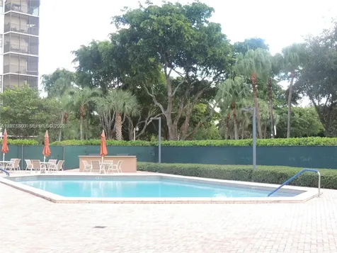 3101 N Country Club Drive Aventura FL 33180