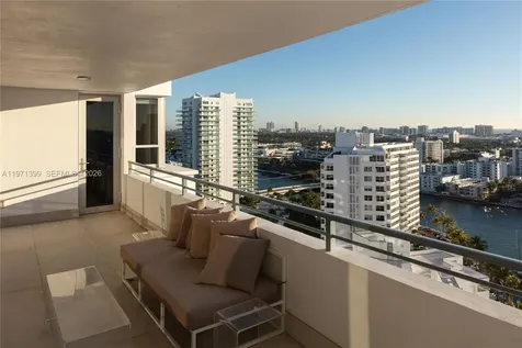 11 Island Avenue Miami Beach FL 33139
