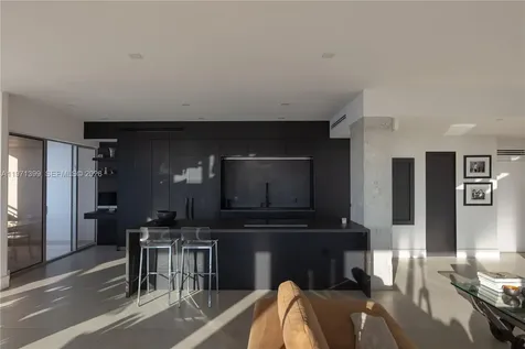 11 Island Avenue Miami Beach FL 33139