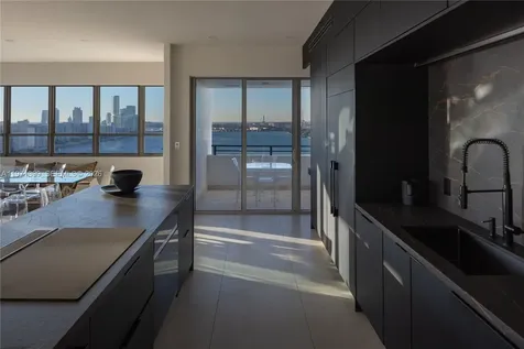 11 Island Avenue Miami Beach FL 33139