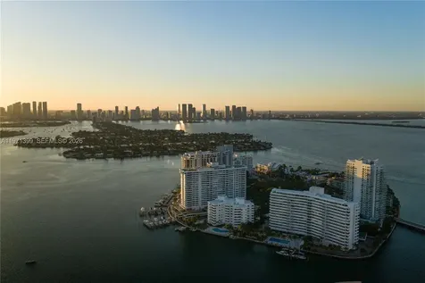 11 Island Avenue Miami Beach FL 33139