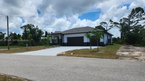 47 E Brig Creek Port Charlotte FL 33946