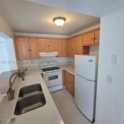 9678 Fontainebleau Boulevard Miami FL 33172