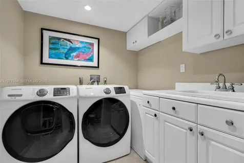 3000 Island Boulevard Aventura FL 33160