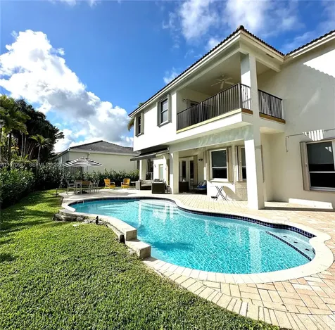 2556 Jardin Manor Weston FL 33327