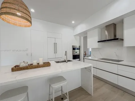 2556 Jardin Manor Weston FL 33327