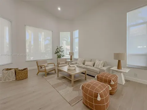 2556 Jardin Manor Weston FL 33327