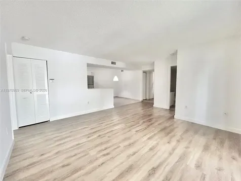 400 W Palm Circle W Miramar FL 33025
