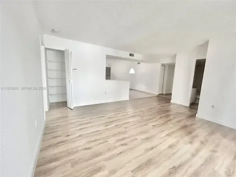 400 W Palm Circle W Miramar FL 33025