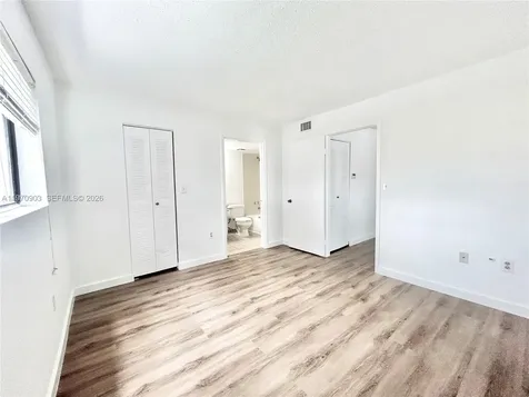 400 W Palm Circle W Miramar FL 33025